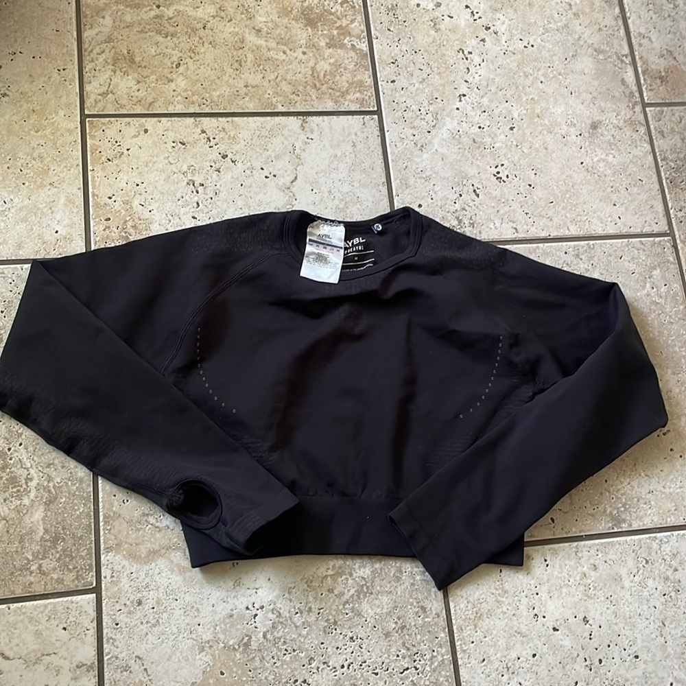 AYBL top, Size M, good condition
